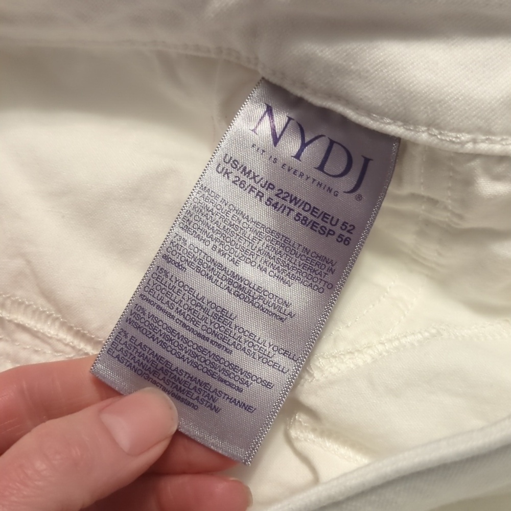 NYDJ White Denim Briella 11 In Shorts - Picture 5 of 5